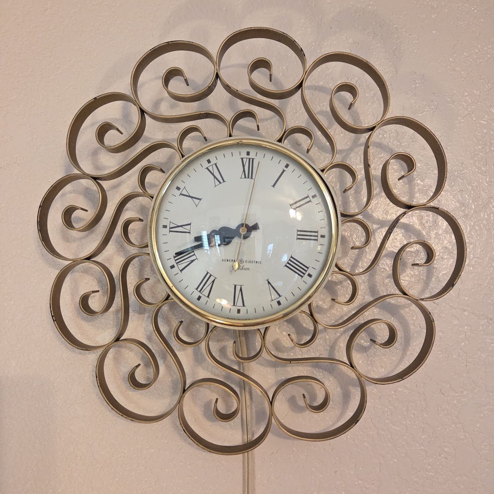 Elegant Gold Swirl Wall Clock